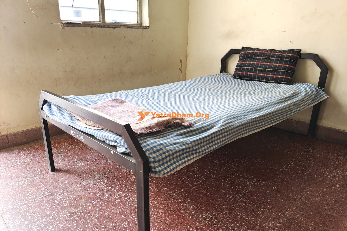 Shri Maheshwari Bhakt Niwas Alandi Room