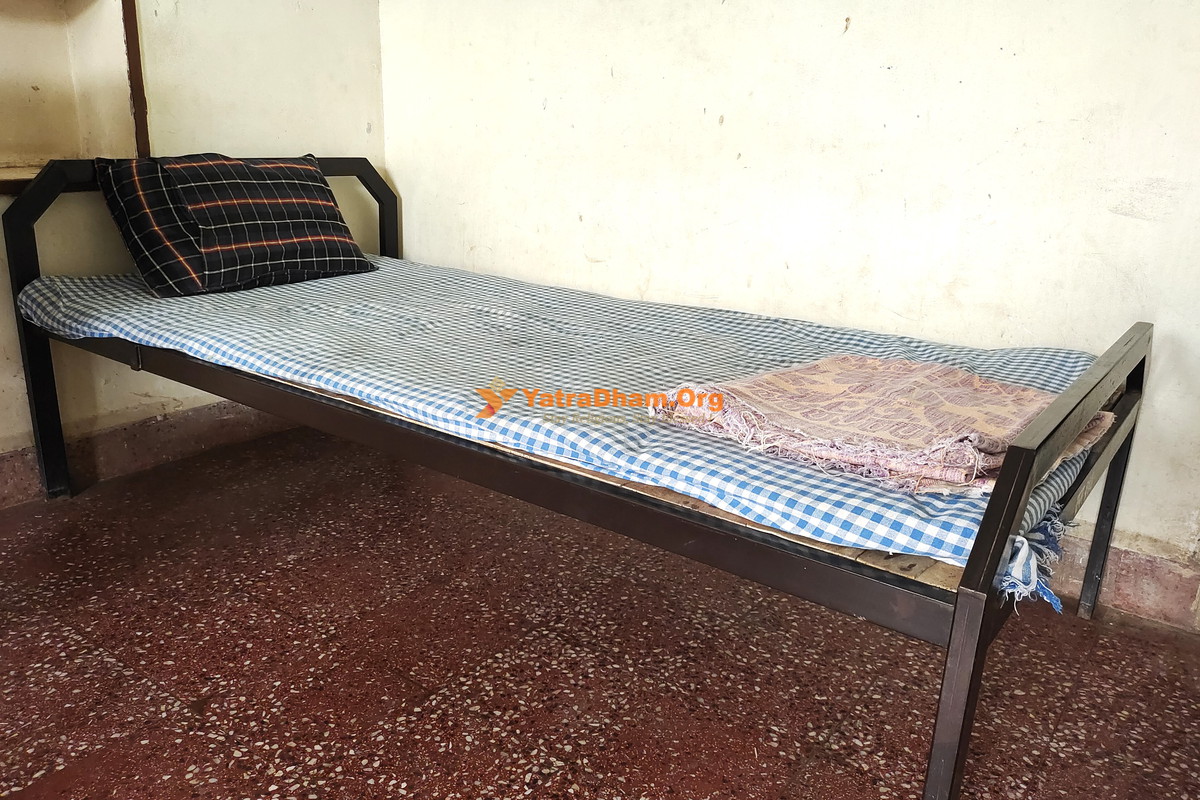 Shri Maheshwari Bhakt Niwas Alandi Room