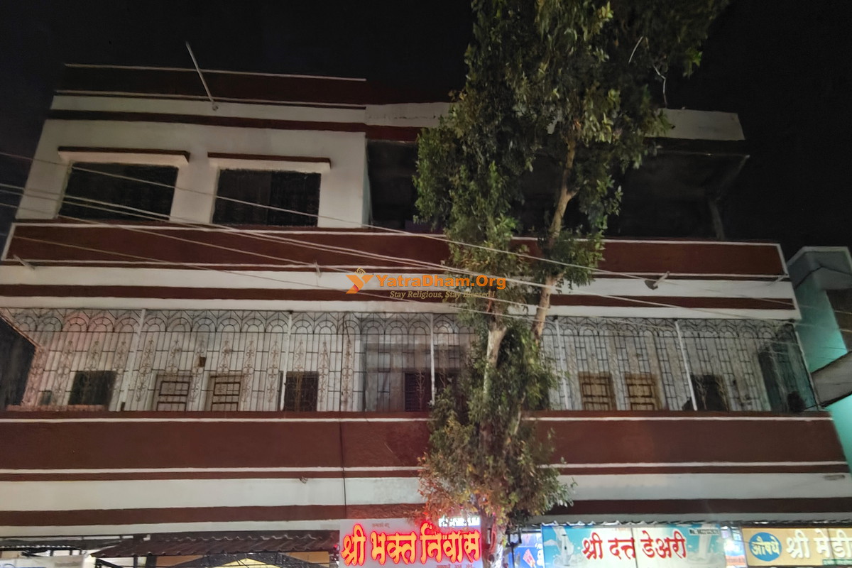 Shri Bhakt Niwas Theur Building