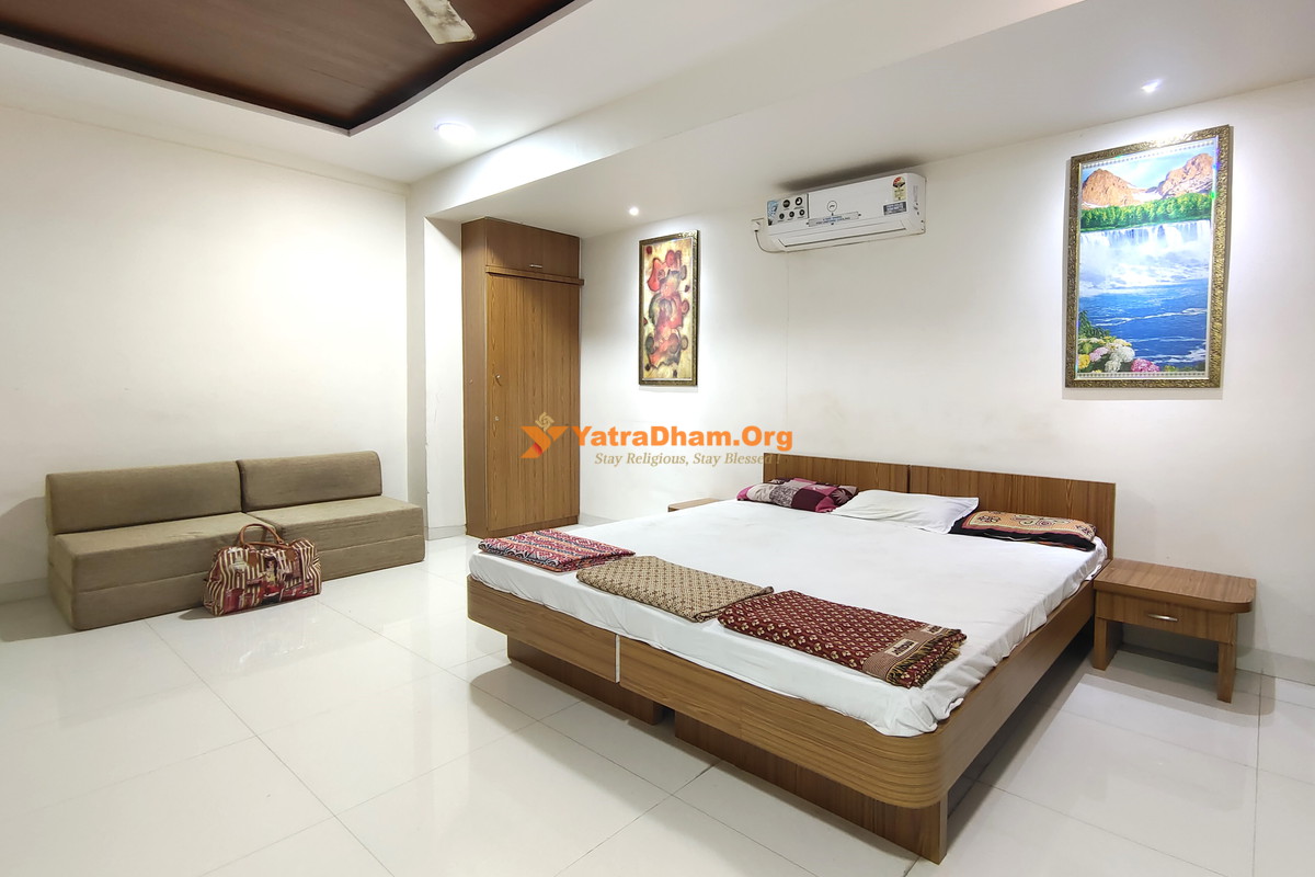Shri Chintamani Yatri Niwas Theur 2 Bed Room View