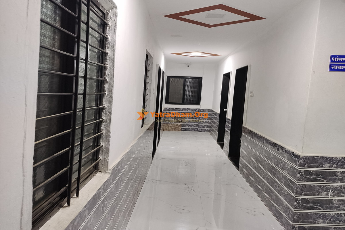 Yatri Niwas Jejuri Lobby