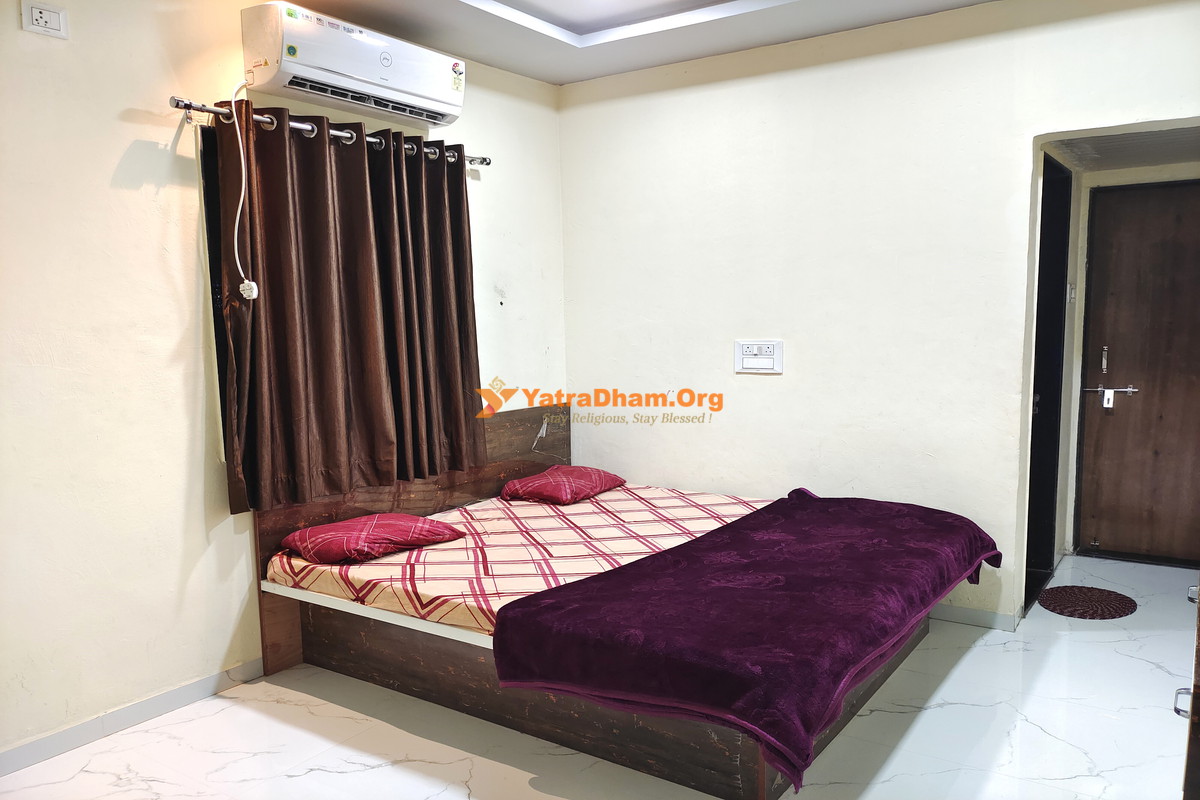 Yatri Niwas Jejuri 2 Bed Room