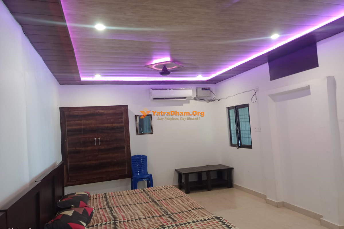 Shivam Home Stay Ayodhya Room View