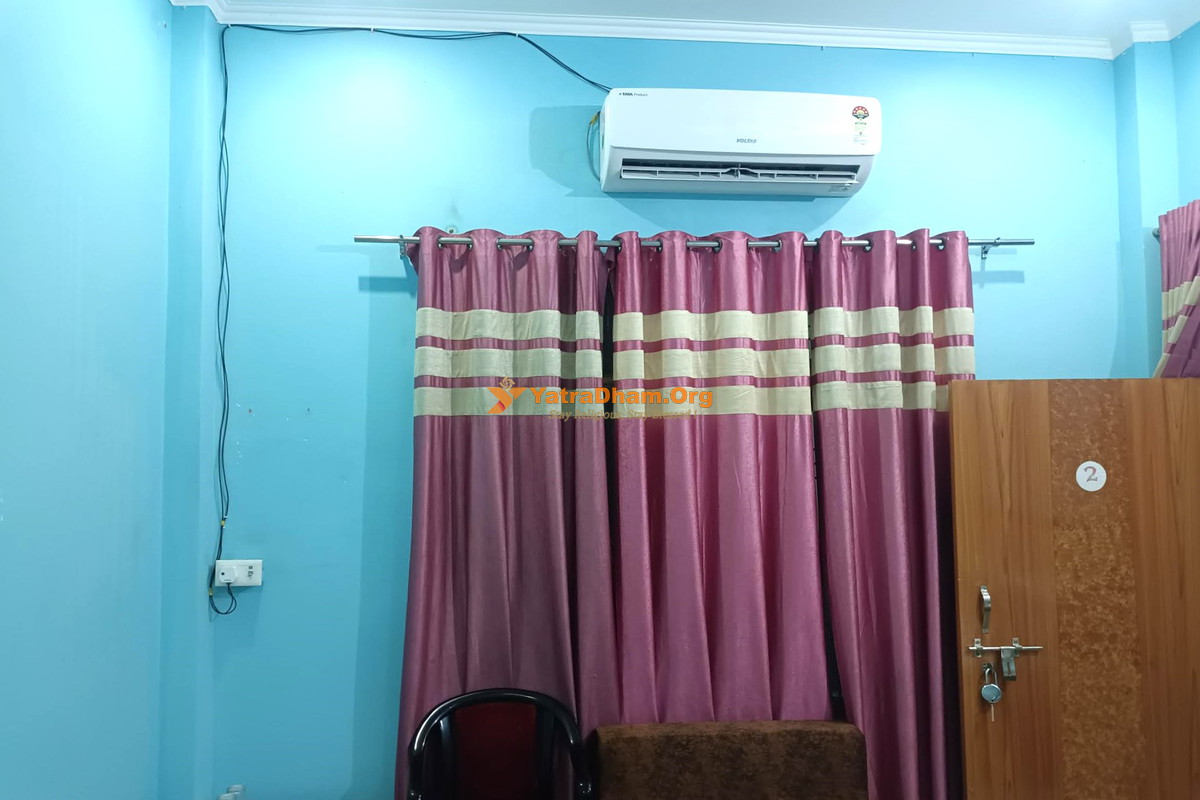Prateek Home Stay Ayodhya 2 Bed AC Room