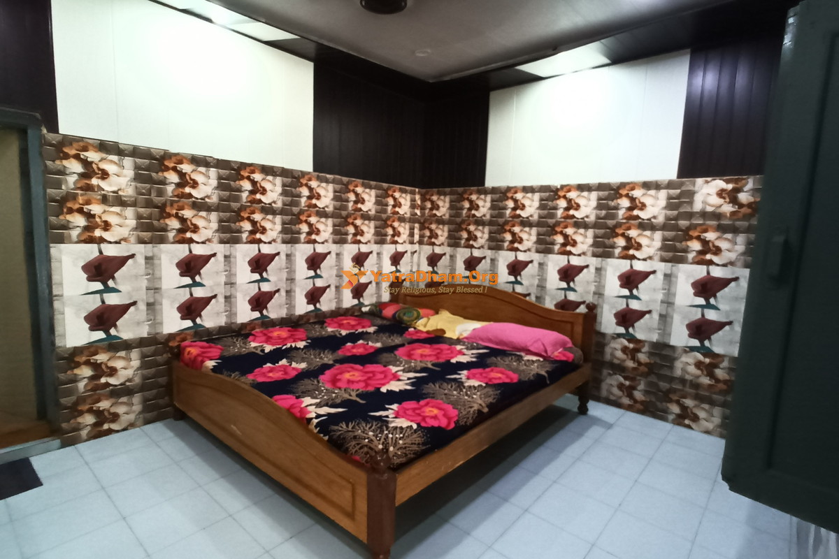 Barsana Bareilly Wali Dharamshala 2 Bed Room View