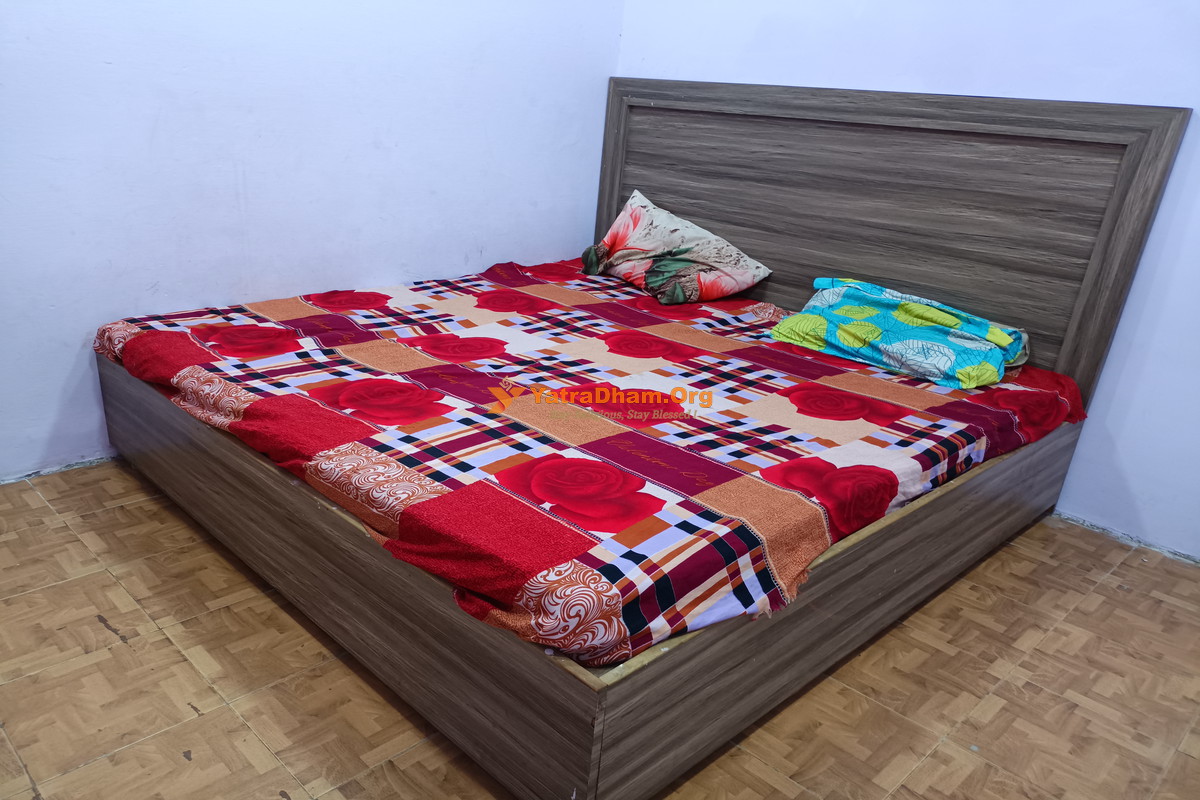 Barsana Bareilly Wali Dharamshala 2 Bed Room View