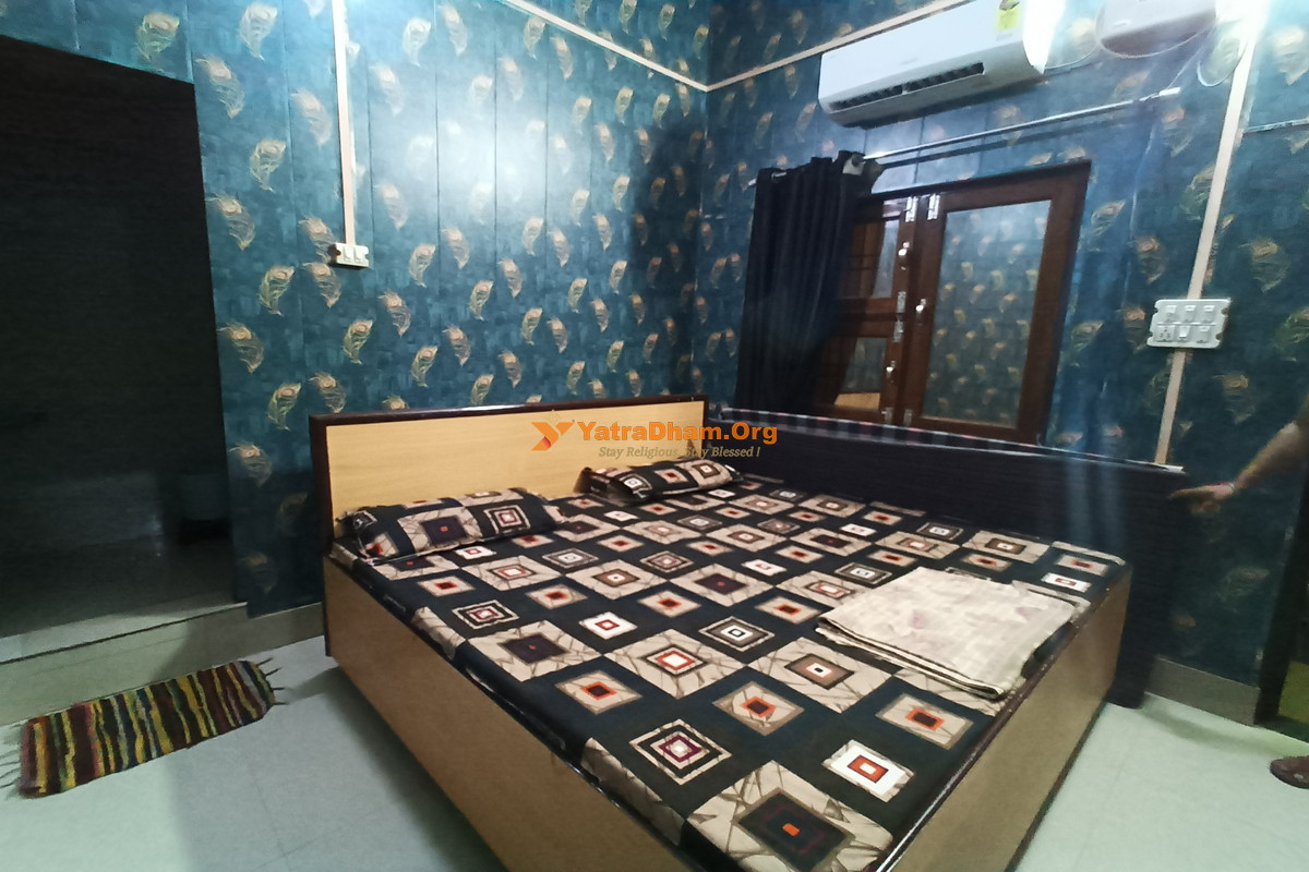 Nitin Guest House Barsana 2 Bed Room