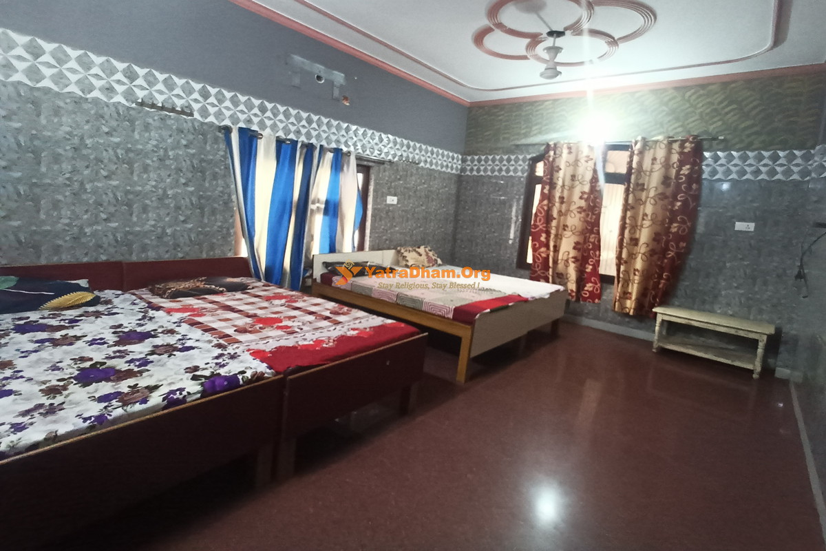 Shri Giridhari Gaudiya Math Govardhan 4 Bed Room