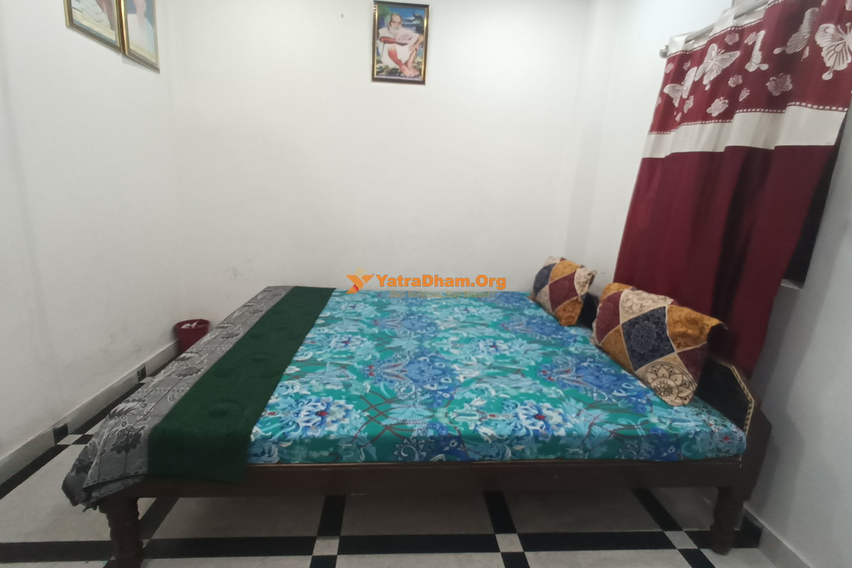 Shri Gajendra Mukhi Ashram Govardhan 2 Bed Room
