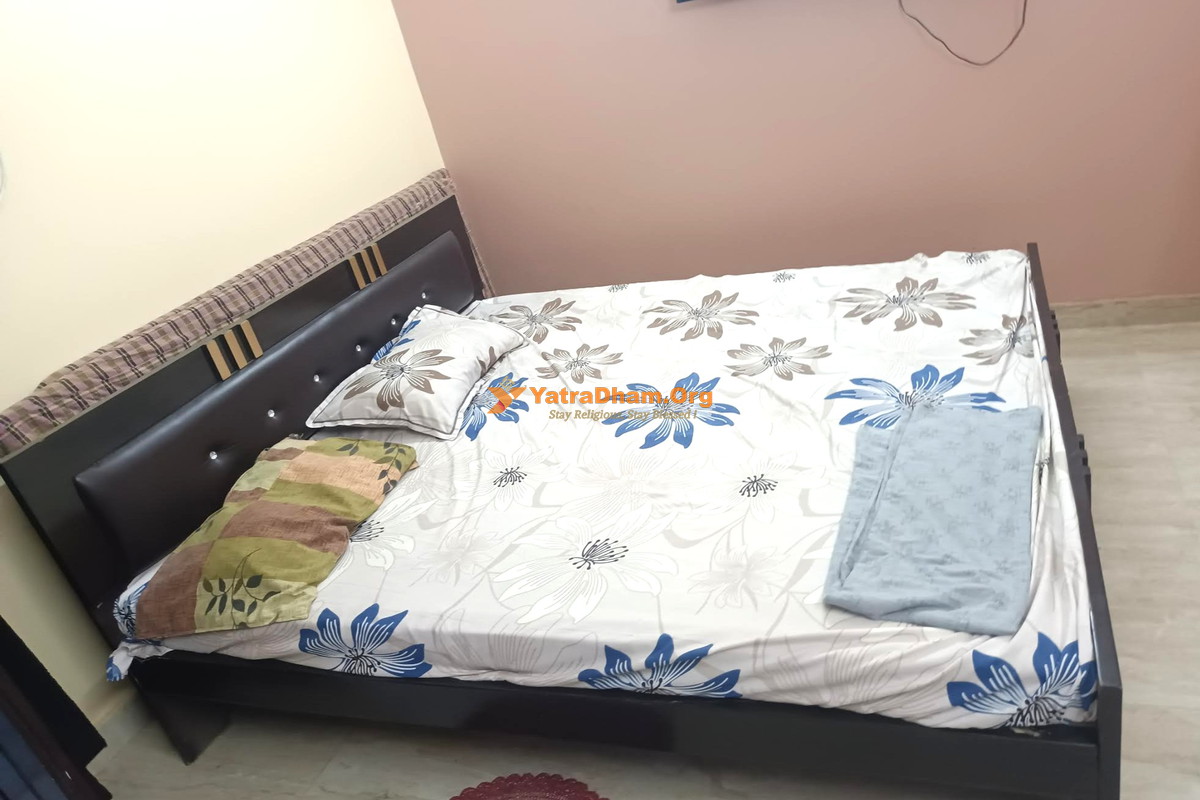 Malti Devi Home Stay Ayodhya 2 Bed AC Room