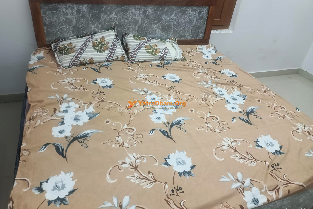 Sri Narayan Homestay Ayodhya Room