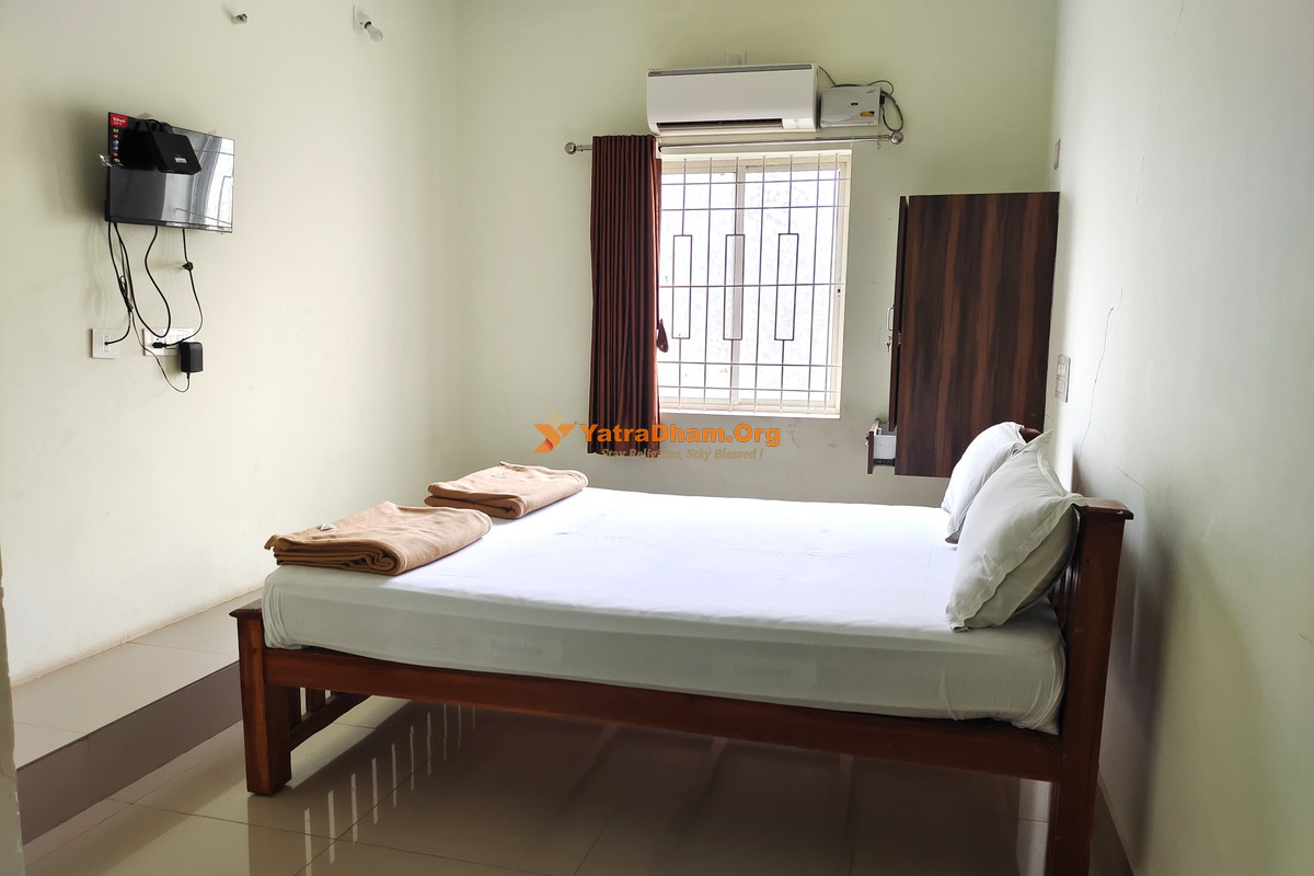 Vaishnavi Comforts Dharmasthala 2 Bed AC Room