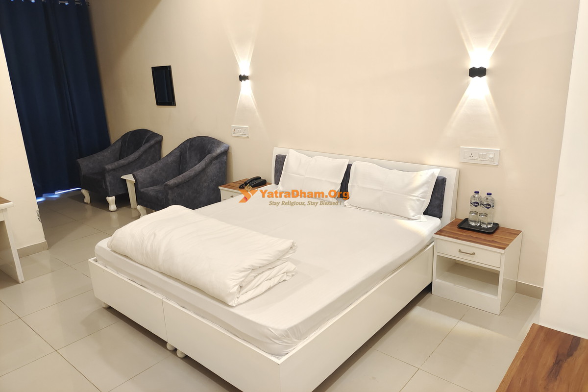 Shree Sharda Peetham Guest House Dehradun 2 Bed Room View