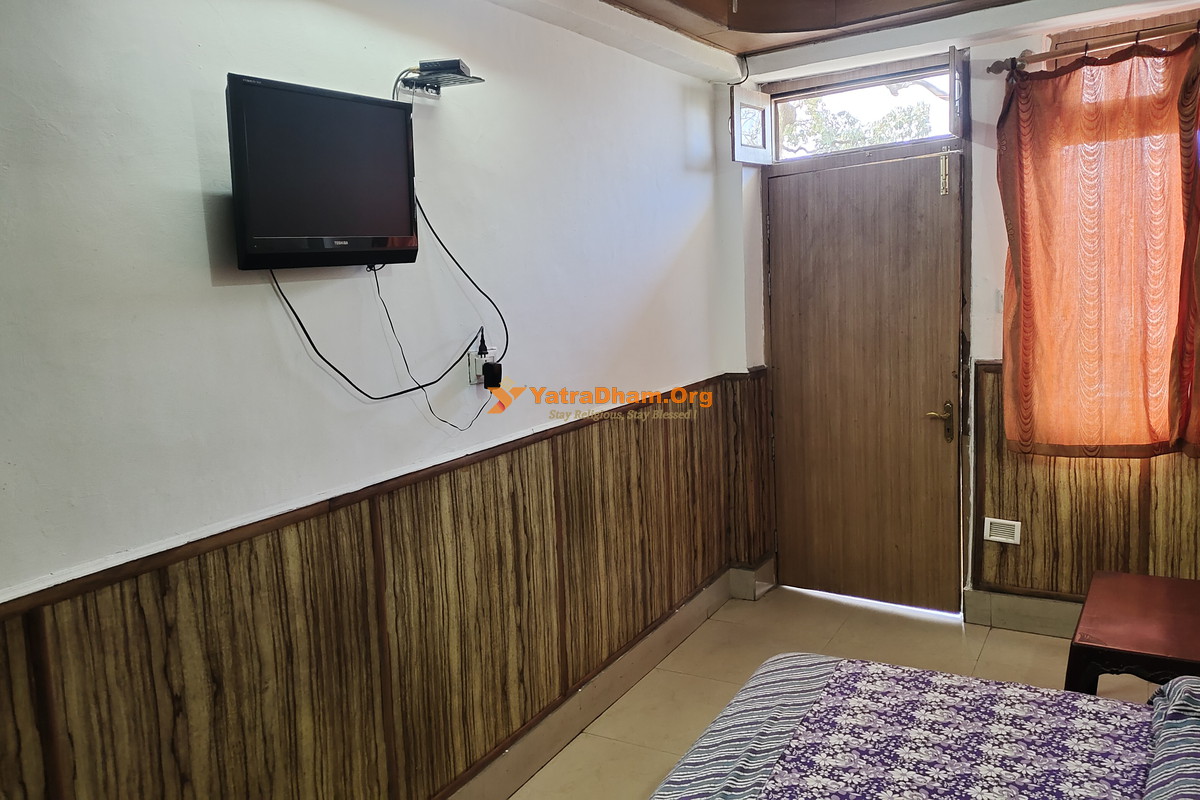 Shri Digambar Jain Mahavir Bhawan Dharamshala Mussoorie 2 Bed Room View