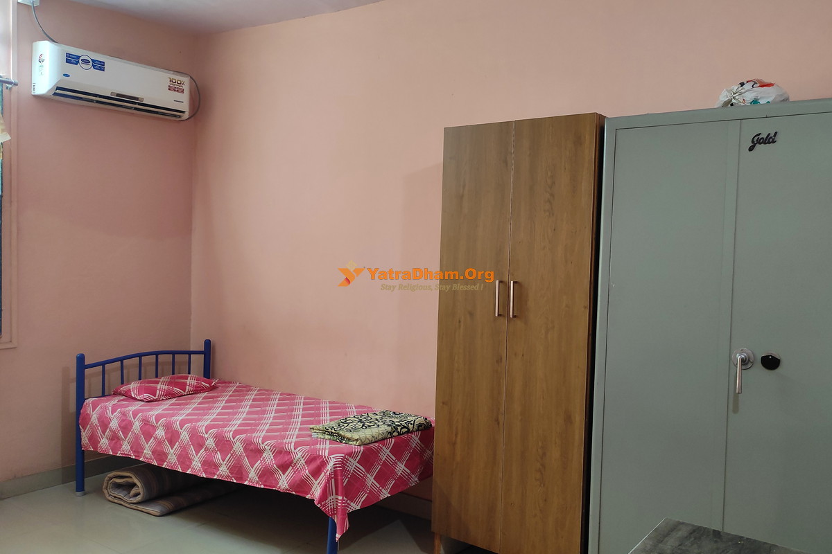 Siddhagiri Math Guest House Kaneri 2 Bed AC Room View