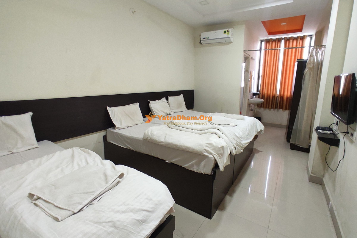 Gurudatta Yatri Niwas Narsinhwadi (Kolhapur) 4 Bed Room