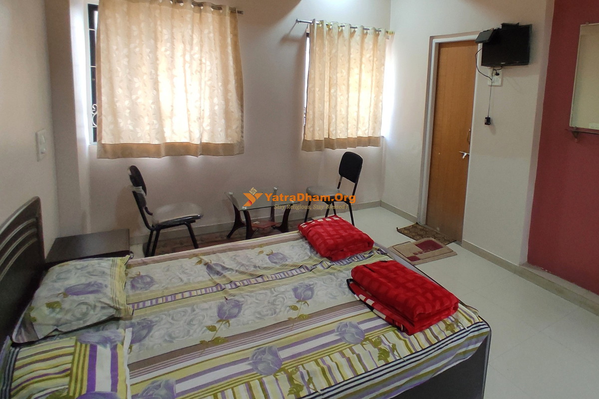 Shri Maheshwari Bhakt Niwas Narsinhwadi (Kolhapur) 2 Bed Deluxe Non AC Room View