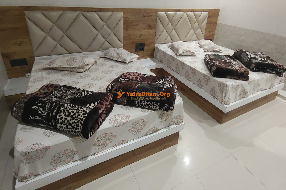 Hotel Abhinandan Resort Bhadsora 4 Bed Room View