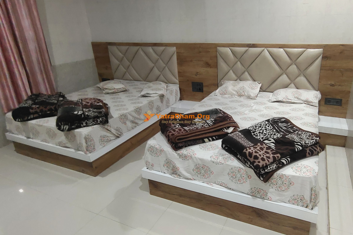 Hotel Abhinandan Resort Bhadsora 4 Bed Room View