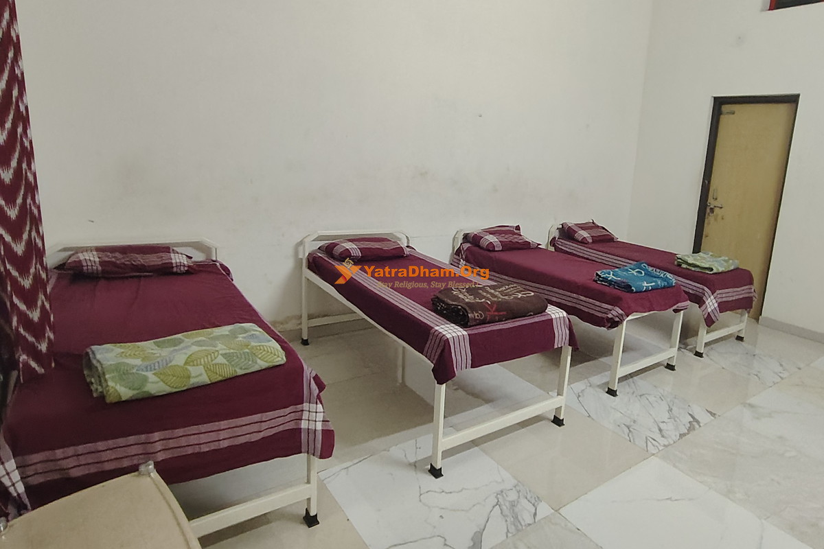 Shri Sadguru Dham Ashram Trimbakeshwar 4 Bed Room
