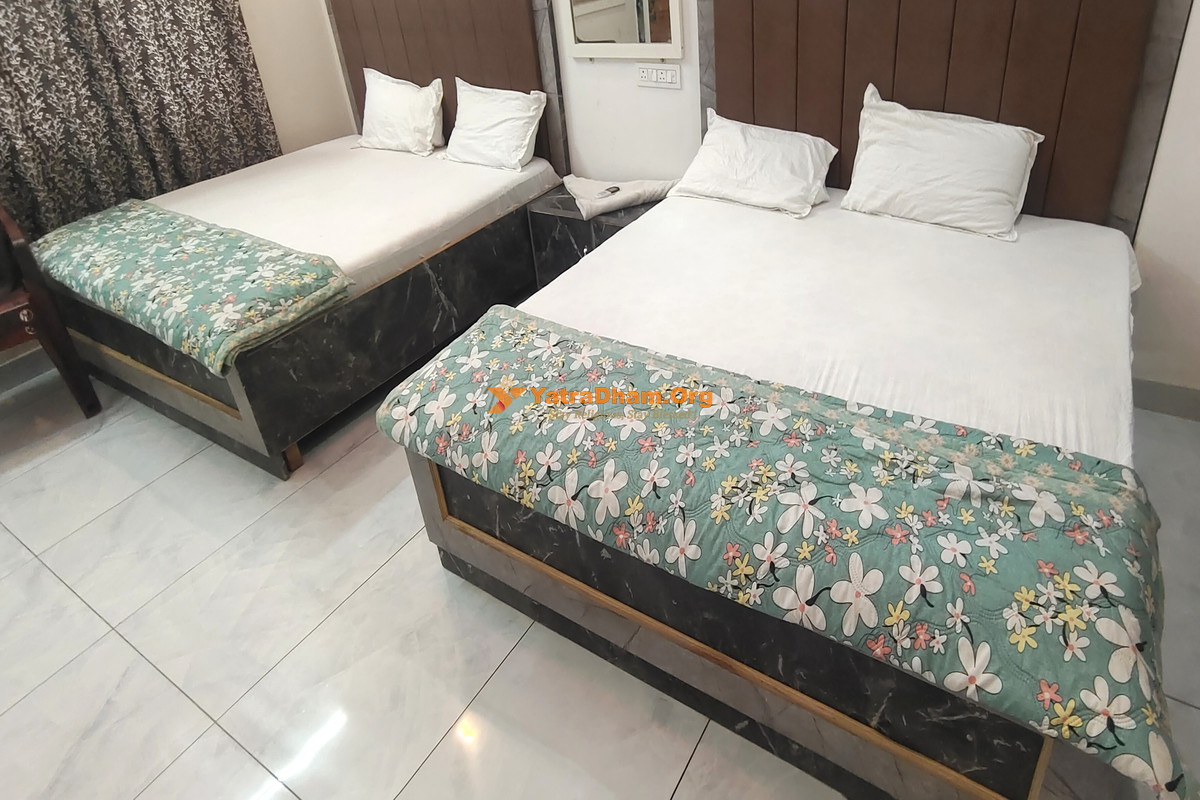 Jai Bajrang Yatri Niwas Kaila Devi 4 Bed Room View