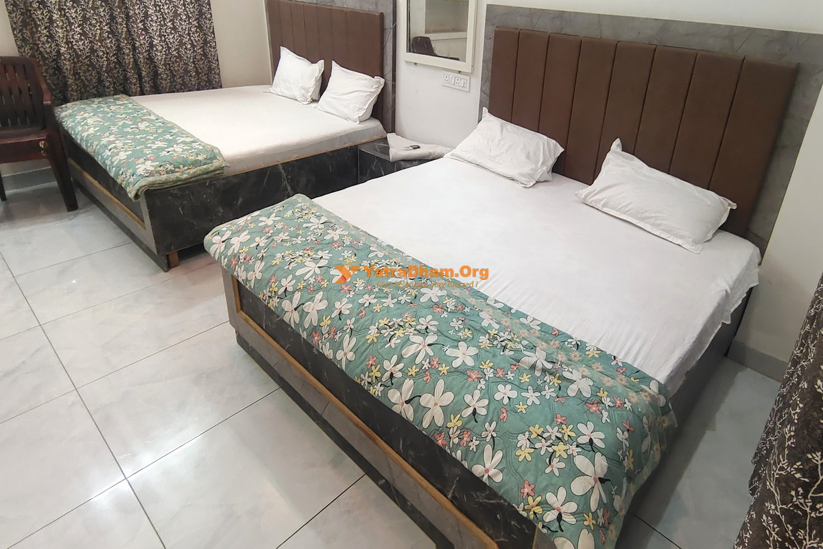 Jai Bajrang Yatri Niwas Kaila Devi 4 Bed Room View