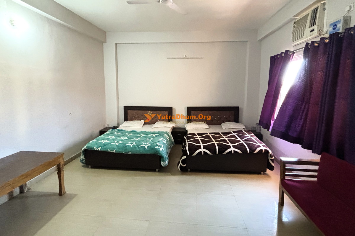 Prachin Shree Juna Akhada Bhawan Haridwar 4 Bed Room View