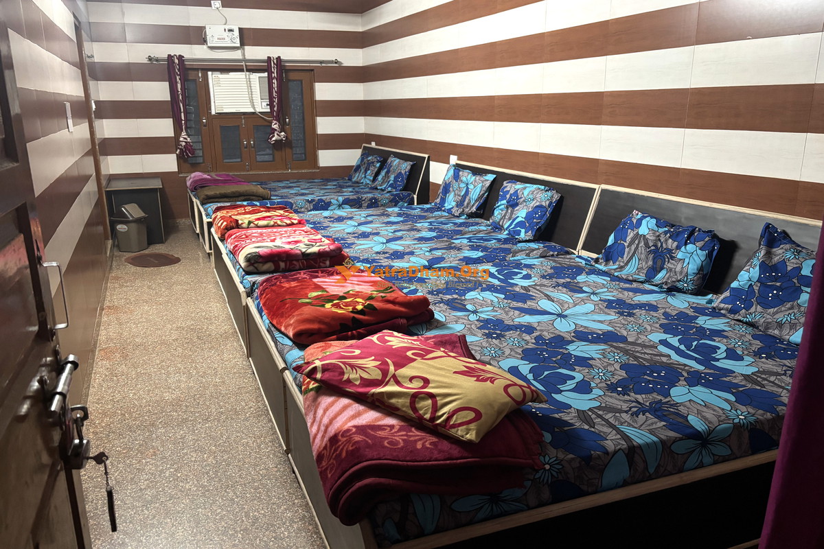 Sant Mandal Ashram Haridwar (Near Har Ki Pauri) 4 Bed Room View