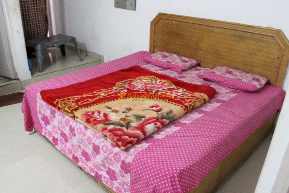 Katra Sadhu Dharam Sthal (Hanuman Mandir Dharamshala) 2 Bed Room