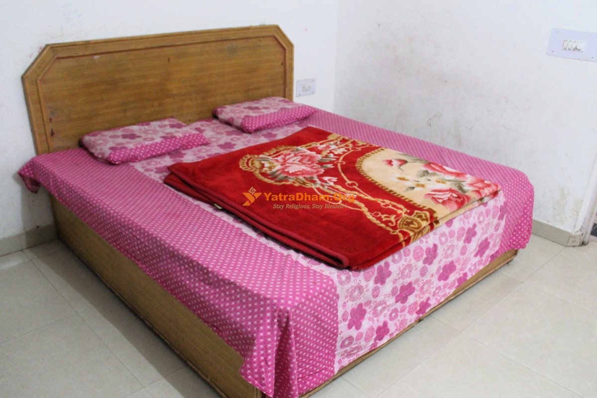 Katra Sadhu Dharam Sthal (Hanuman Mandir Dharamshala) 2 Bed Room