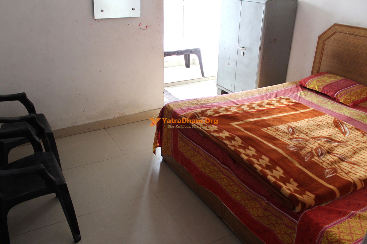 Katra Sadhu Dharam Sthal (Hanuman Mandir Dharamshala) 2 Bed Room