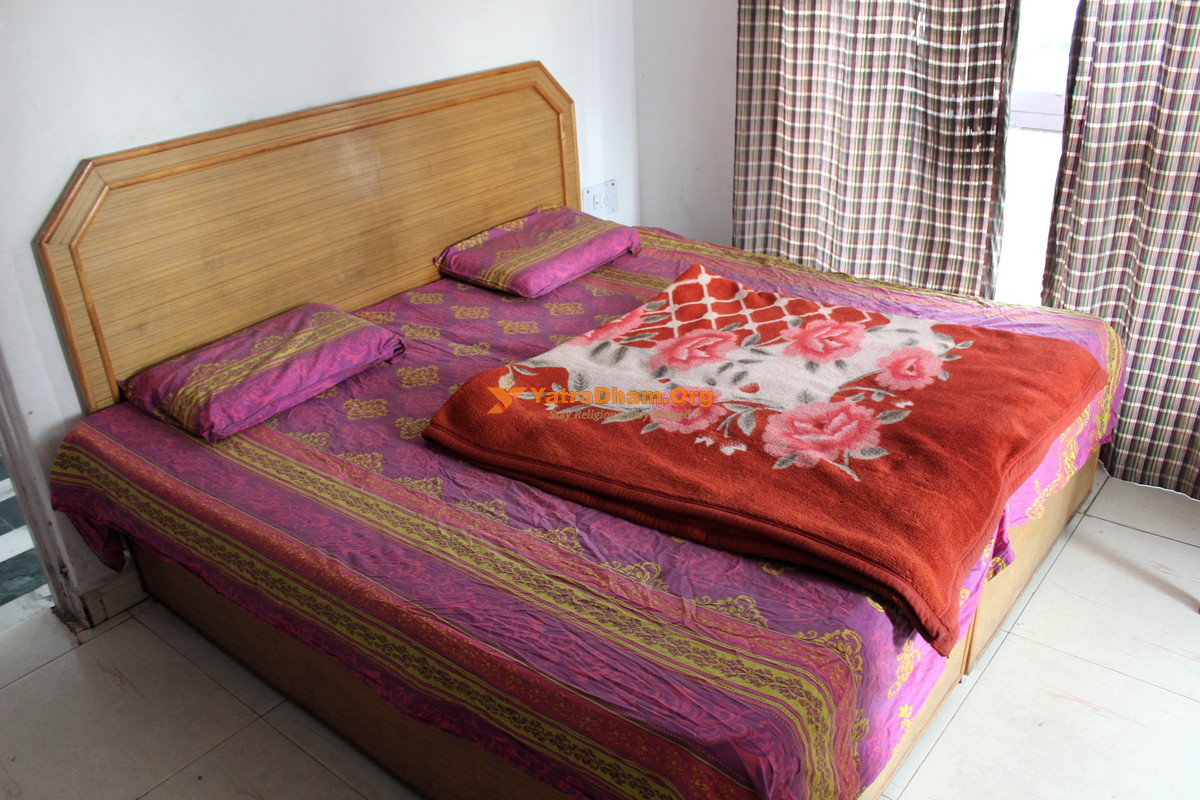 Katra Sadhu Dharam Sthal (Hanuman Mandir Dharamshala) 2 Bed Room