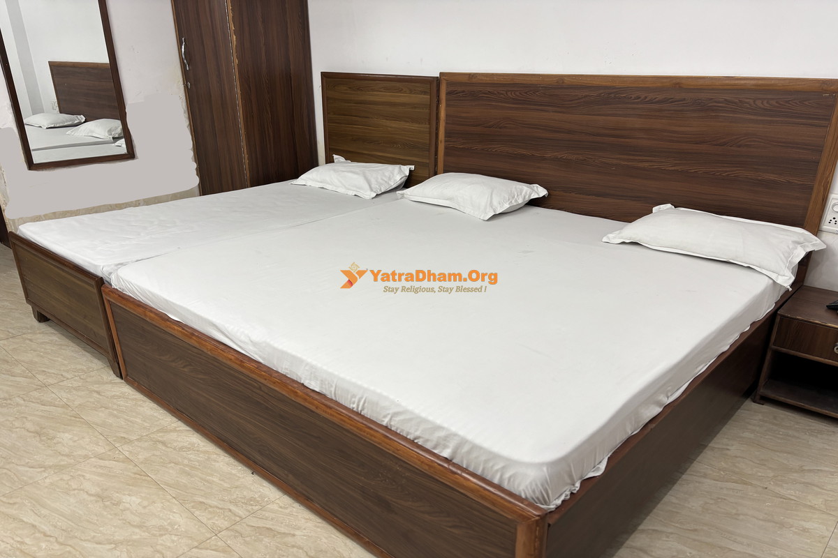 Shree Agrasen Dham Dharmshala Haridwar 3 Bed Room View