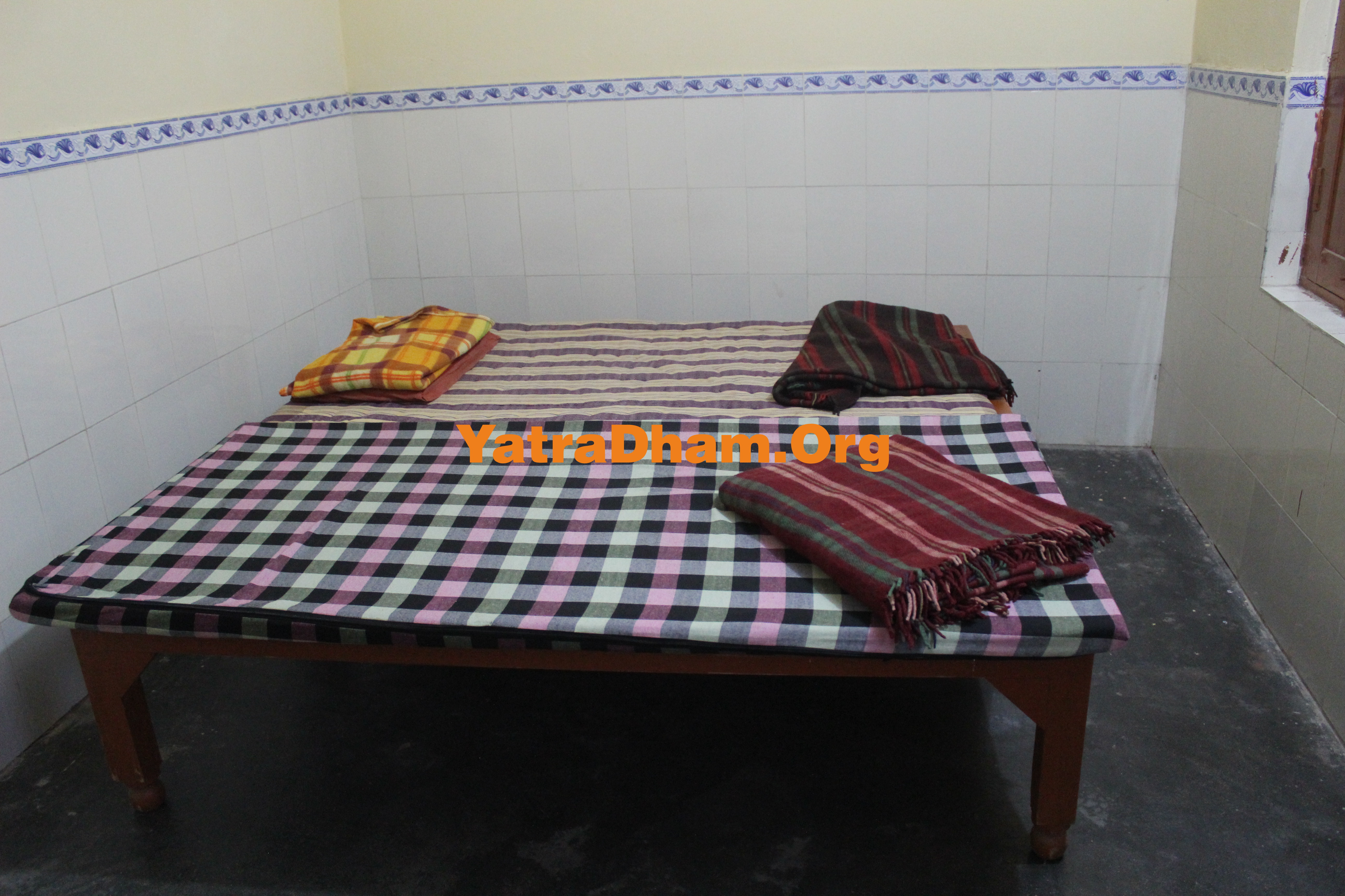 Ramanand Kutir Ashram Uttarkashi 2 Bed Non AC Room