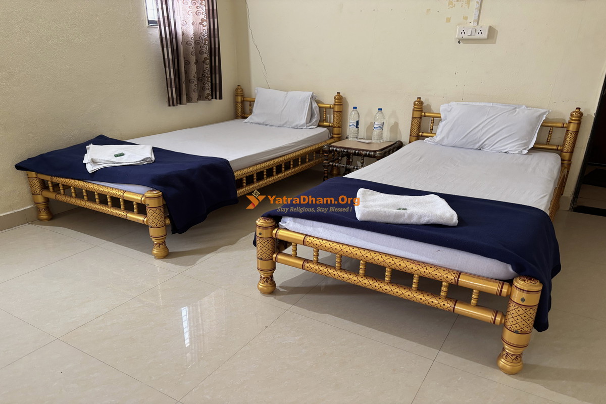 Jagannath Bhakt Niwas Pandharpur 2 Bed Room