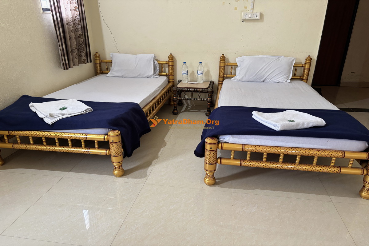 Jagannath Bhakt Niwas Pandharpur 2 Bed Room