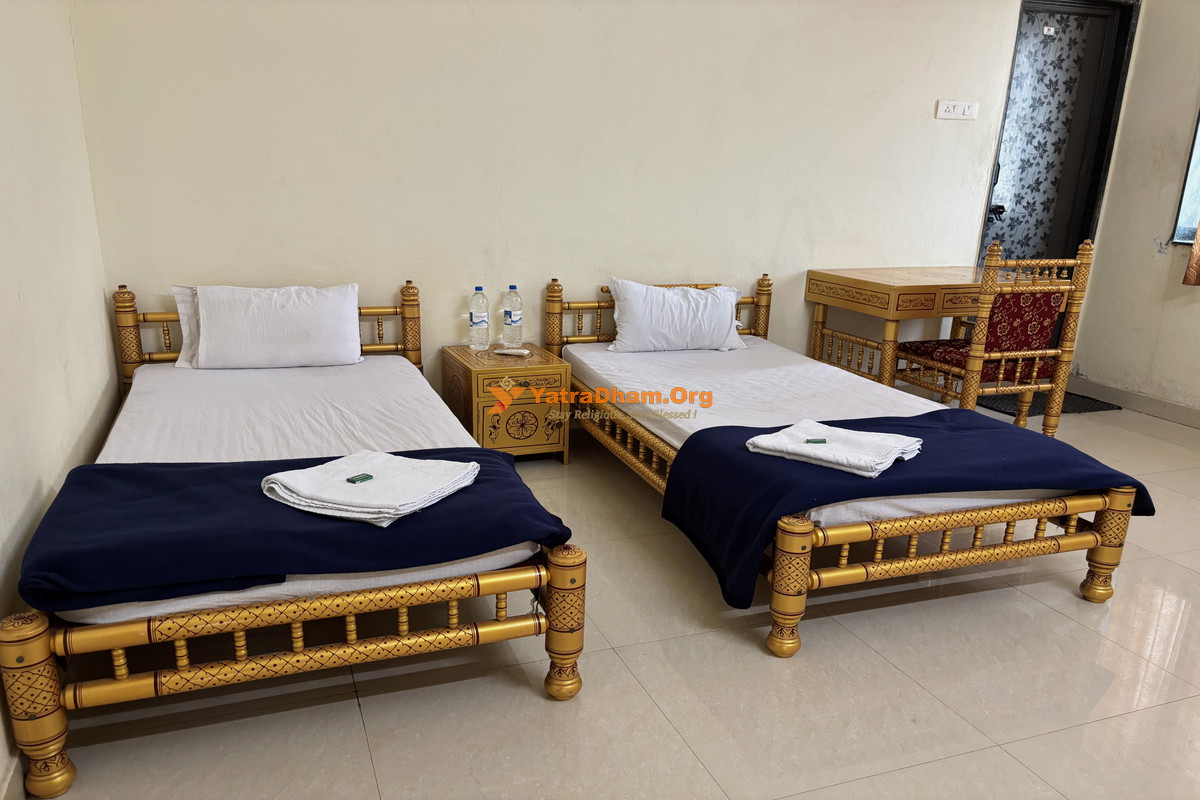 Jagannath Bhakt Niwas Pandharpur 2 Bed Room