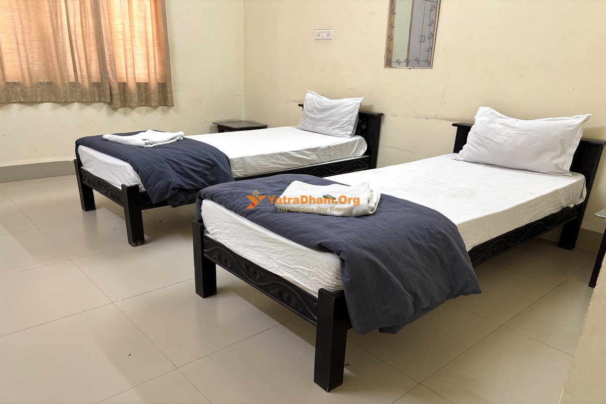 Shri Vitthal Rukmini Bhakta Nivas Pandharpur 2 Bed Room View