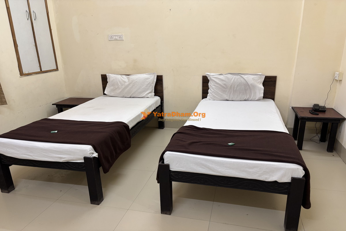 Shri Vitthal Rukmini Bhakta Nivas Pandharpur 2 Bed Room View