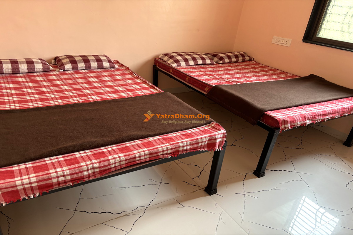 Tuljapur Aaisaheb Bhakt Niwas Room View