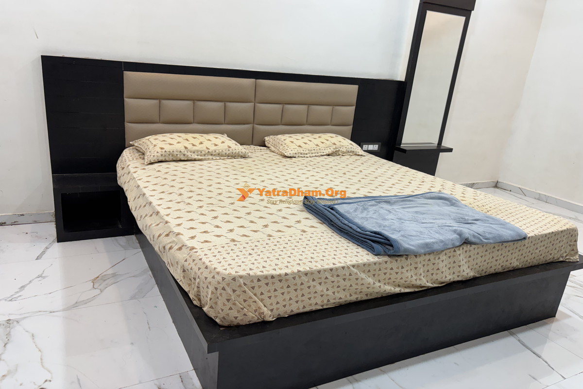 Ghodke Bhakt Niwas Tuljapur 2 Bed Room View