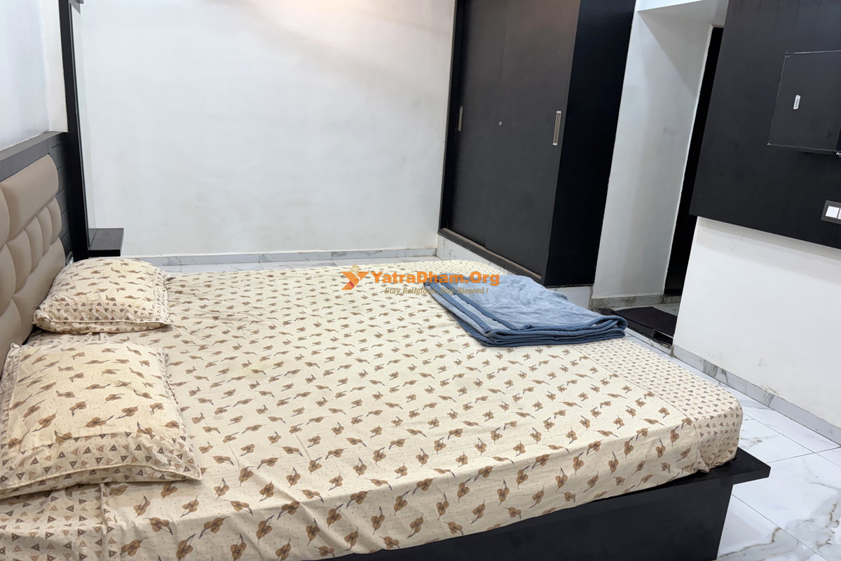 Ghodke Bhakt Niwas Tuljapur 2 Bed Room View