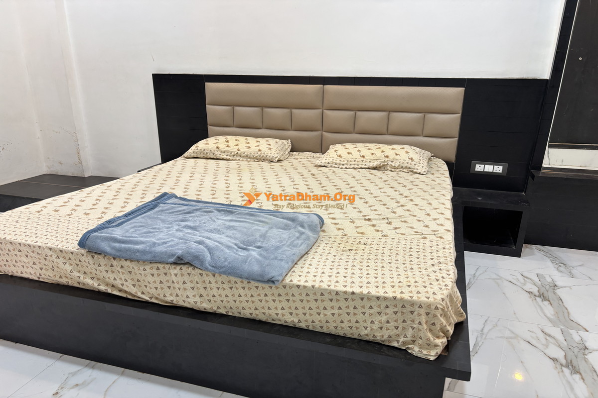 Ghodke Bhakt Niwas Tuljapur 2 Bed Room View