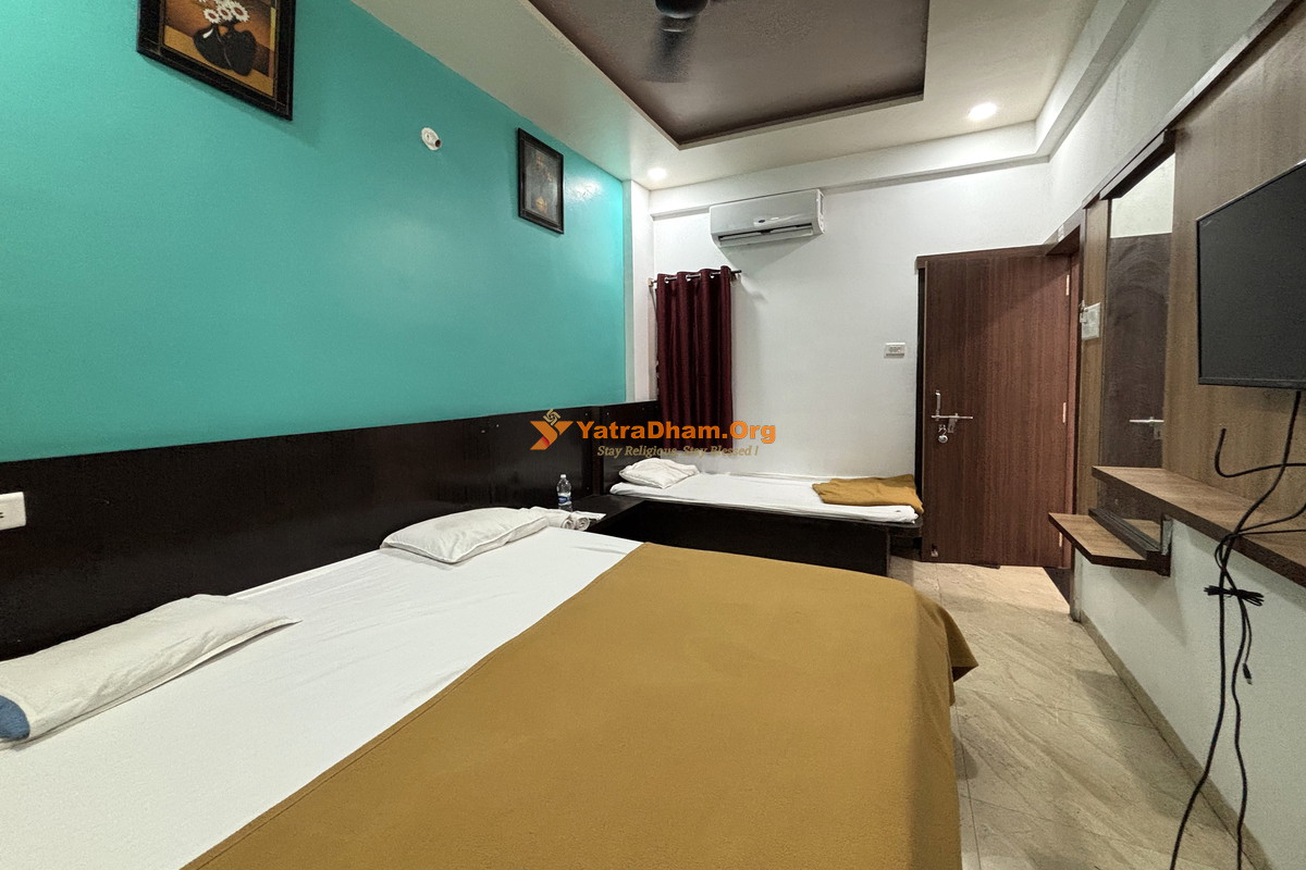 Bhavani Chatra Yatri NIwas Tuljapur 3 Bed Room View