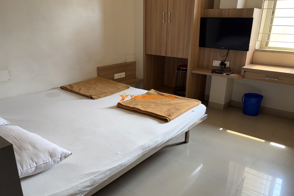 Bhagawati Yatri Niwas Kolhapur 2 Bed Room