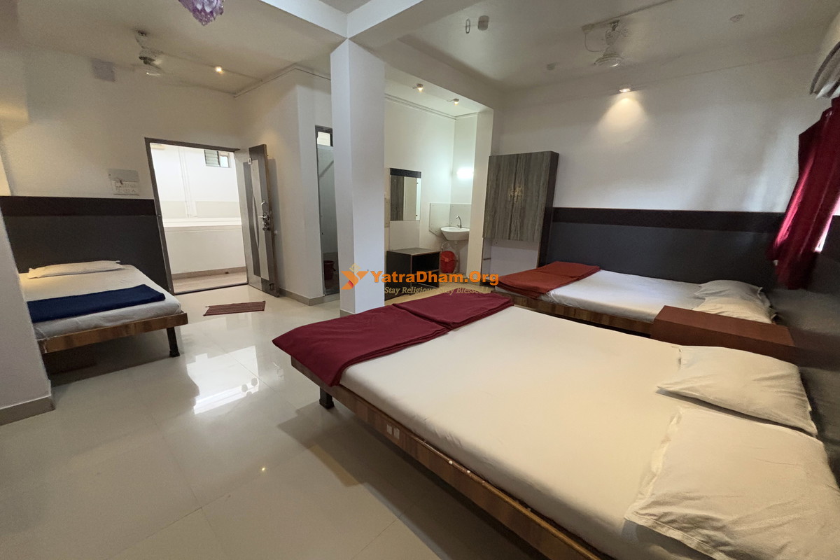 Joshi Yatri Niwas Narsinhwadi (Kolhapur) 5 Bed Room