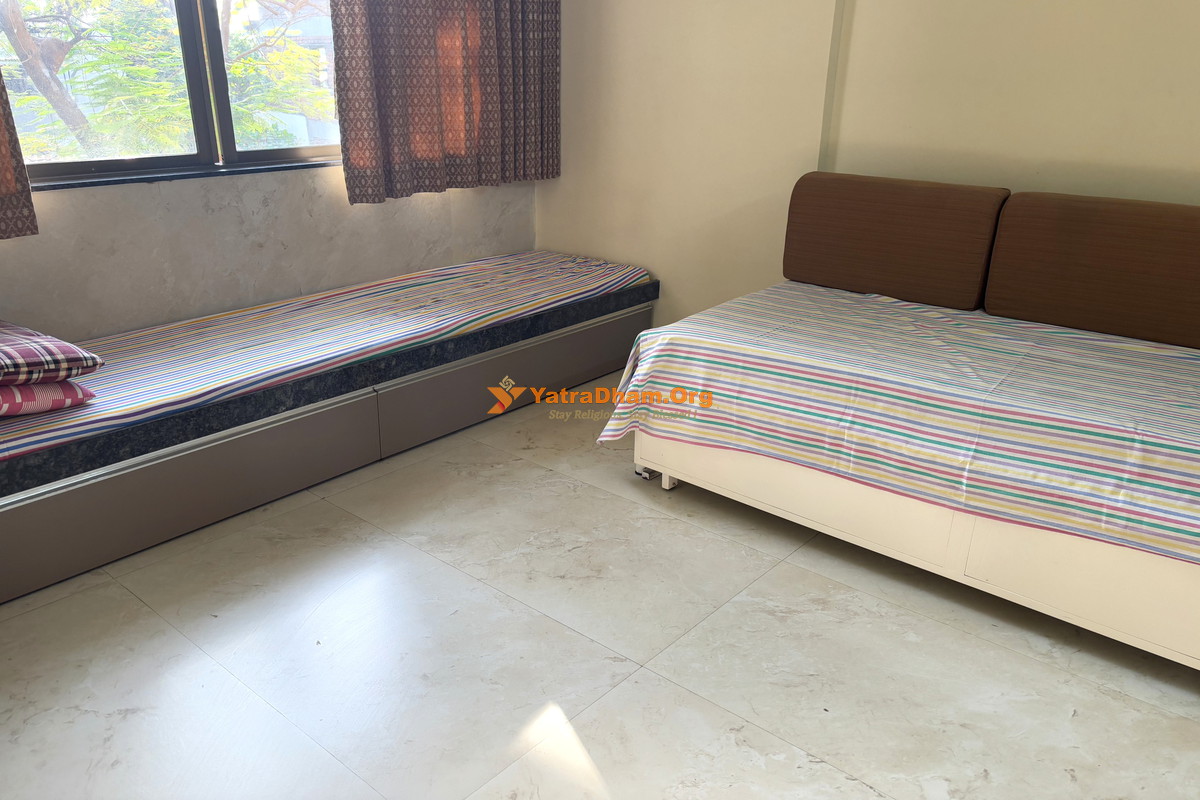 Shri Madhav Upanishad Ashram Pune Room