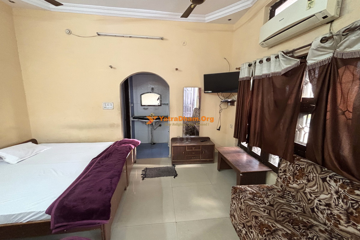 Gujarati Samaj Dharamshala Ujjain 2 Bed Room View