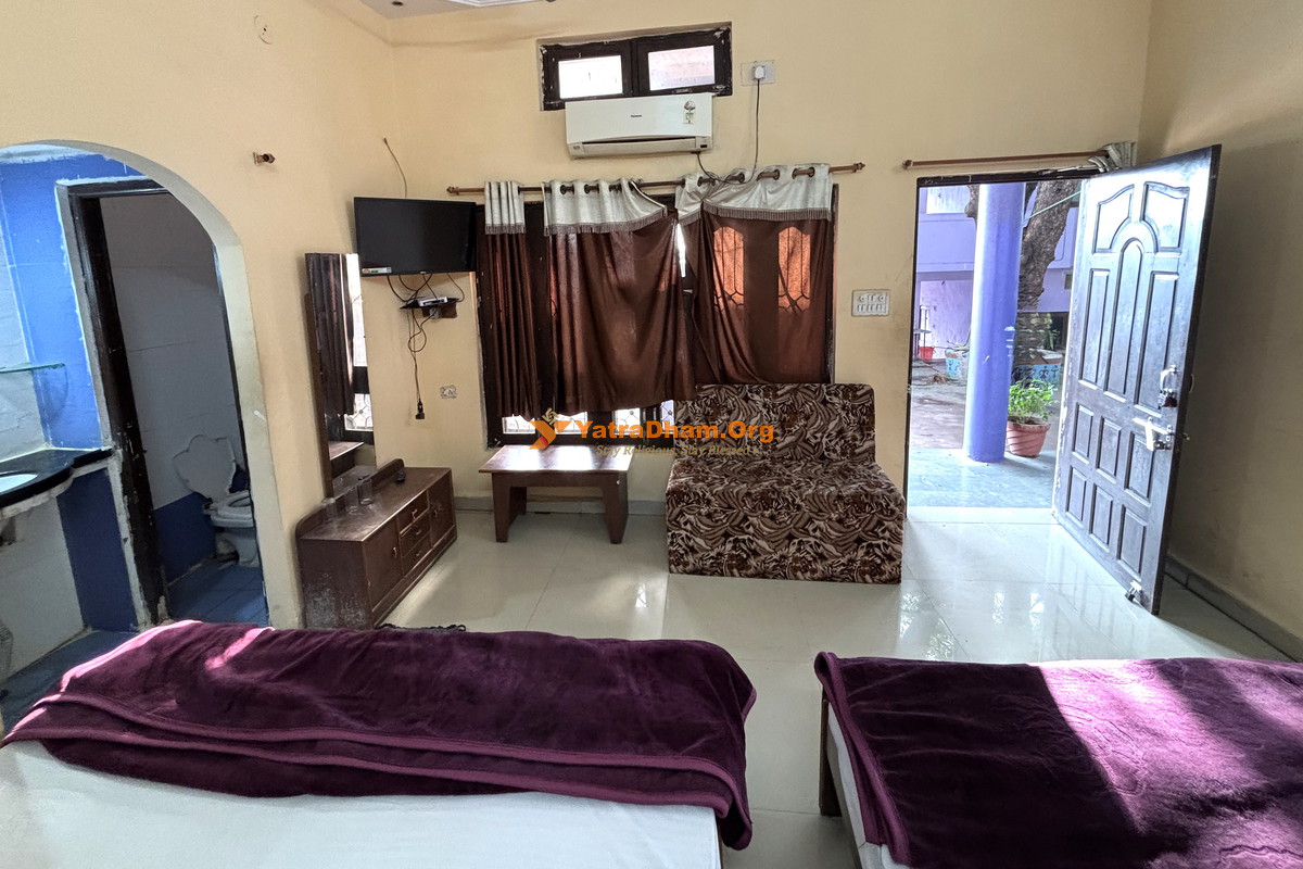 Gujarati Samaj Dharamshala Ujjain 4 Bed Room View