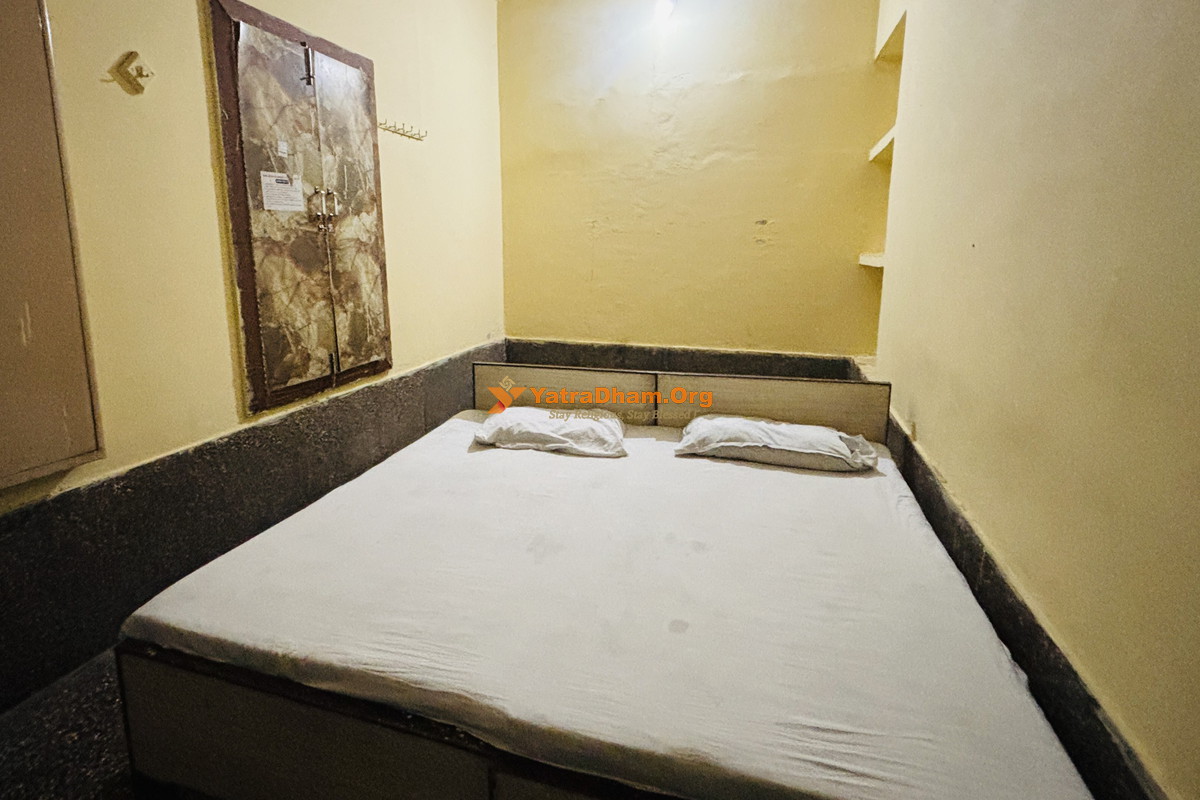 Shree Tilakdwar Aggarwal Dharmshala Holi Gate Mathura 7 Bed Room View